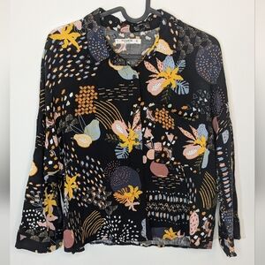 Pull&Bear Abstract Print Button Up Blouse - Lightweight V-Neck size L